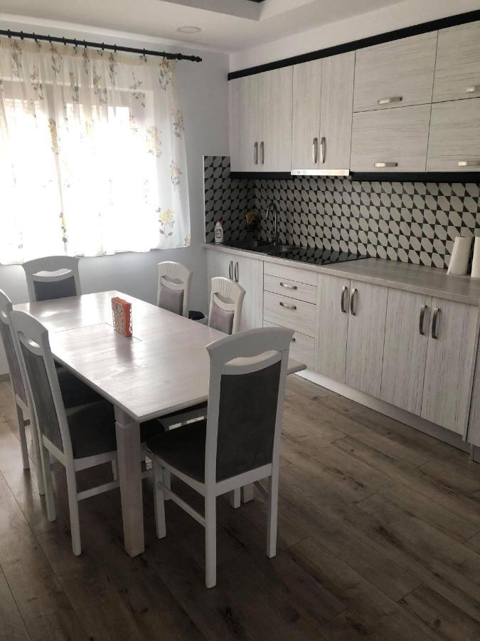 Holiday Luxury Villa With Private Garden Şelimbăr Exterior foto