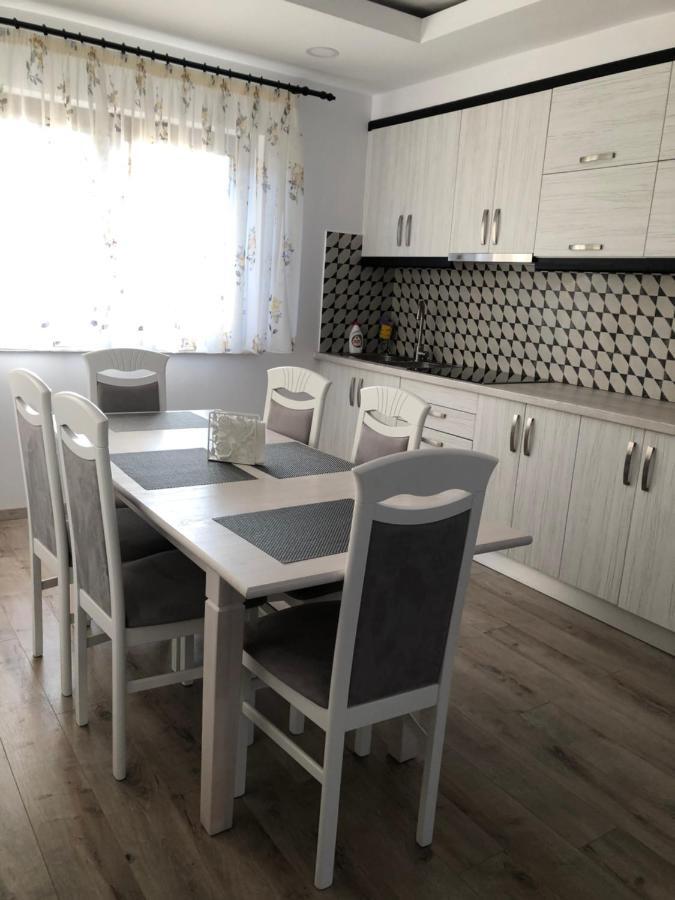 Holiday Luxury Villa With Private Garden Şelimbăr Exterior foto